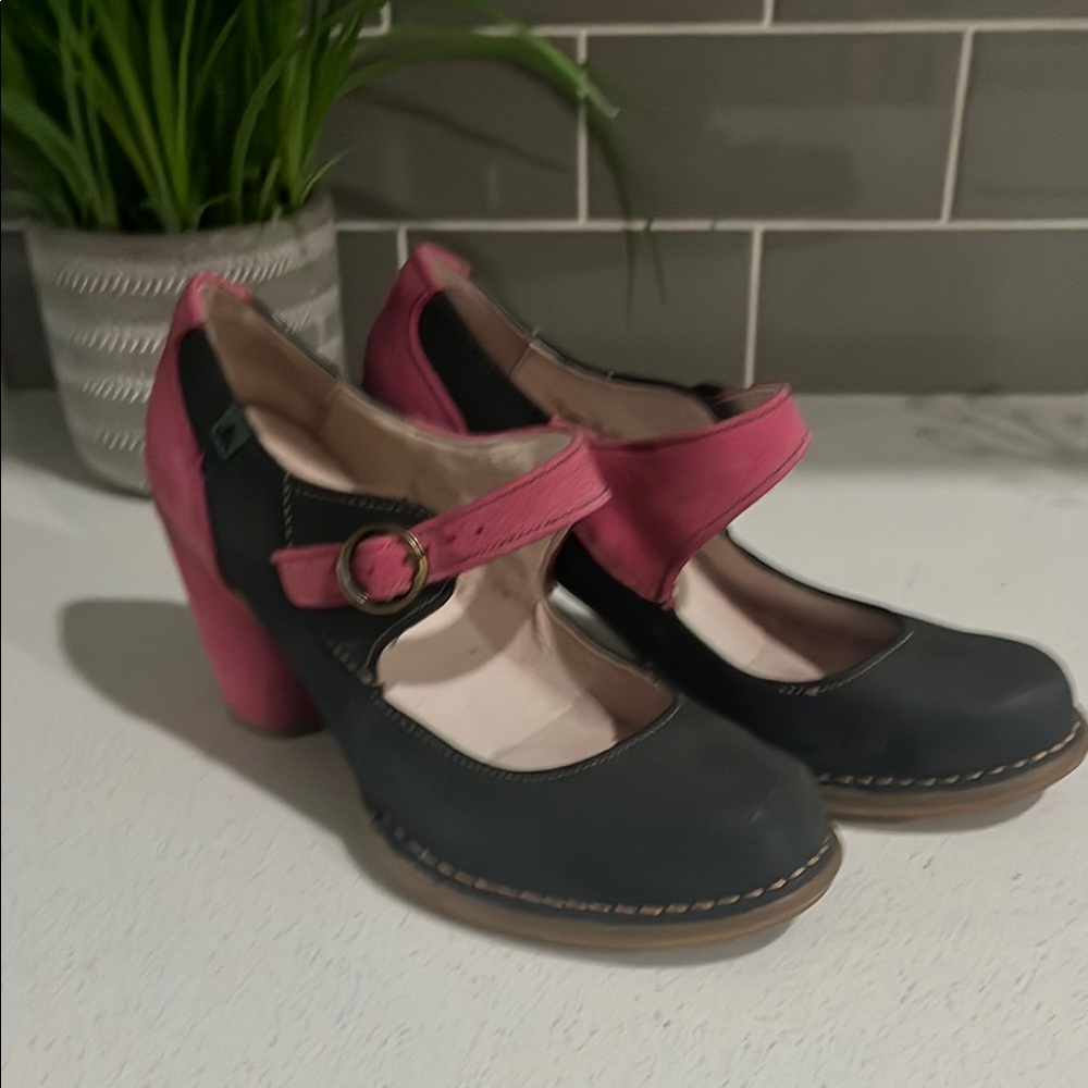 El Naturalista Pink and Dark Grey Heels